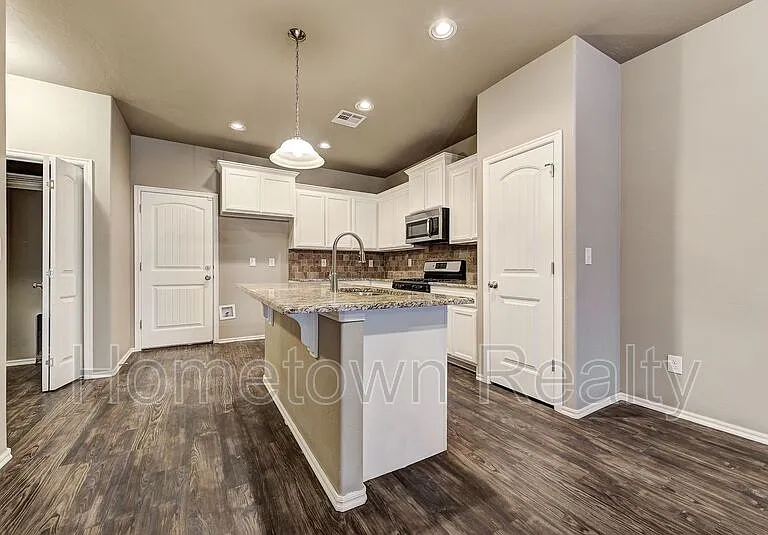 11206 NW 114th St — Photo 13