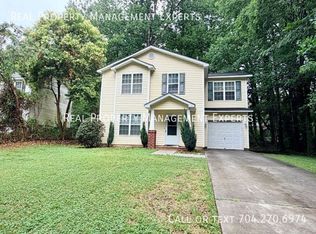 4025 Oakwood Rd, Charlotte, NC 28269