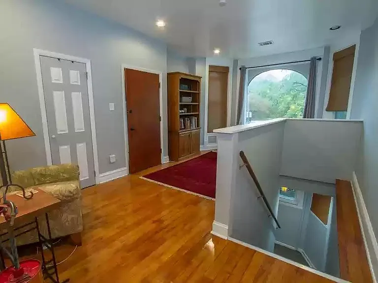 839 E Drexel Sq #1 — Photo 6