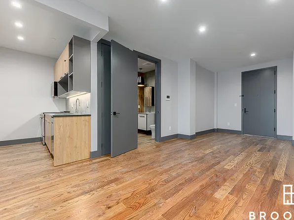 1461 Gates Avenue image 1 of 17