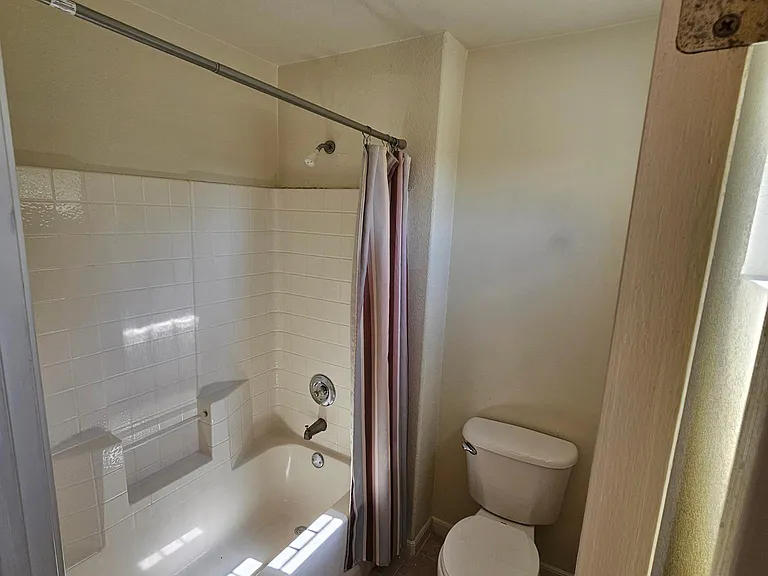 624 Aiello St — Photo 36