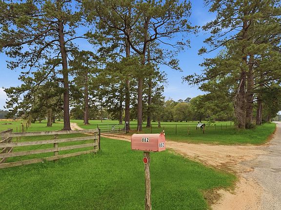 2nd image of 882 Four Notch Rd