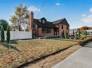 580 Edwards St, Baldwin, NY 11510