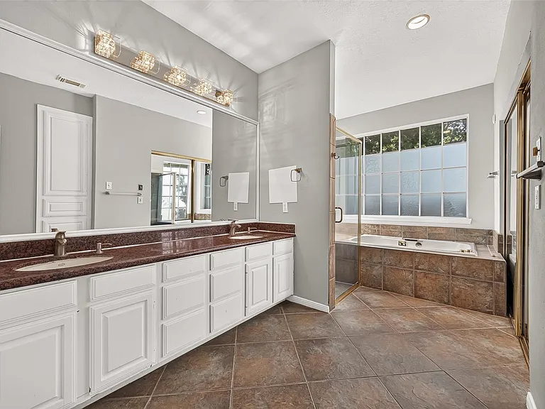 2106 Avenida La Quinta St — Photo 22
