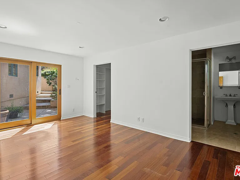 16820 W Sunset Blvd — Photo 33