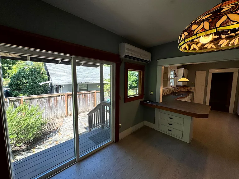 693 W 10th Ave — Photo 11