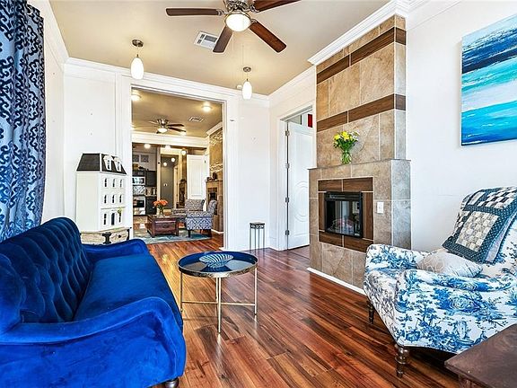 2nd image of 2110 Josephine St