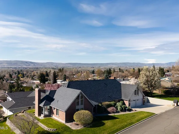 6102 Douglas Dr, Yakima, WA 98908