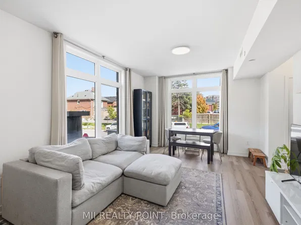 56 Elizabeth St S #1201, Richmond Hill, ON L4C 5W2