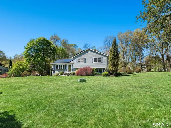 8 Stony Brook Road, Brookfield, CT 06804