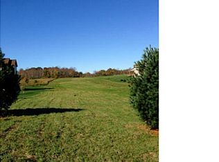 624 Willardshire Rd, Orchard Park, NY 14127