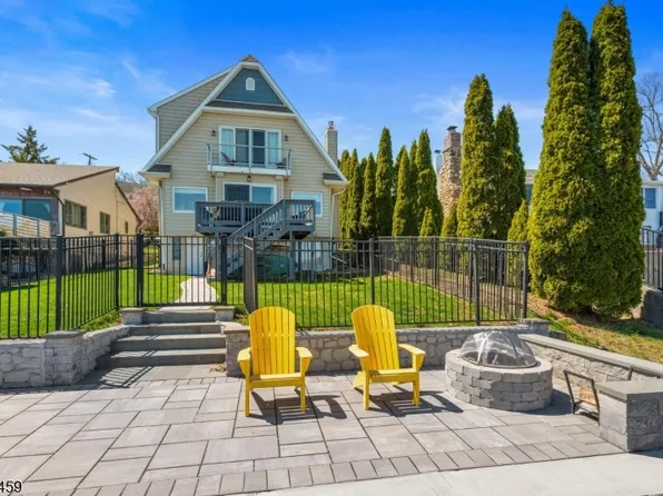 87 N Bertrand Rd, Mount Arlington Boro, NJ 07856