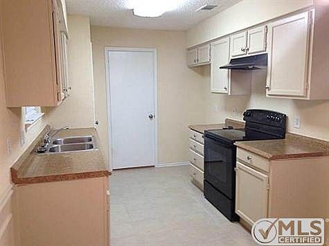 3rd image of 2713 Highlawn Ter