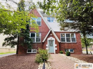 17 Elm Ct APT D, Metuchen, NJ 08840