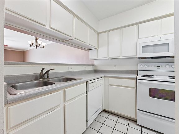 3rd image of 501 W 26th St APT 222