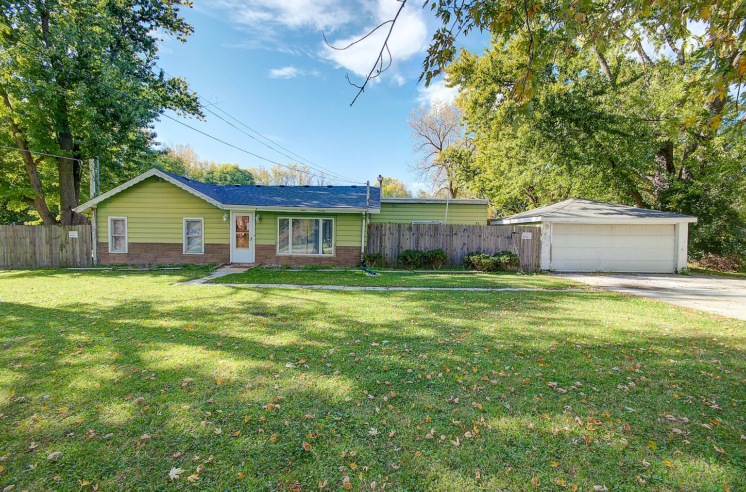 18040 Springfield Ave photo 1
