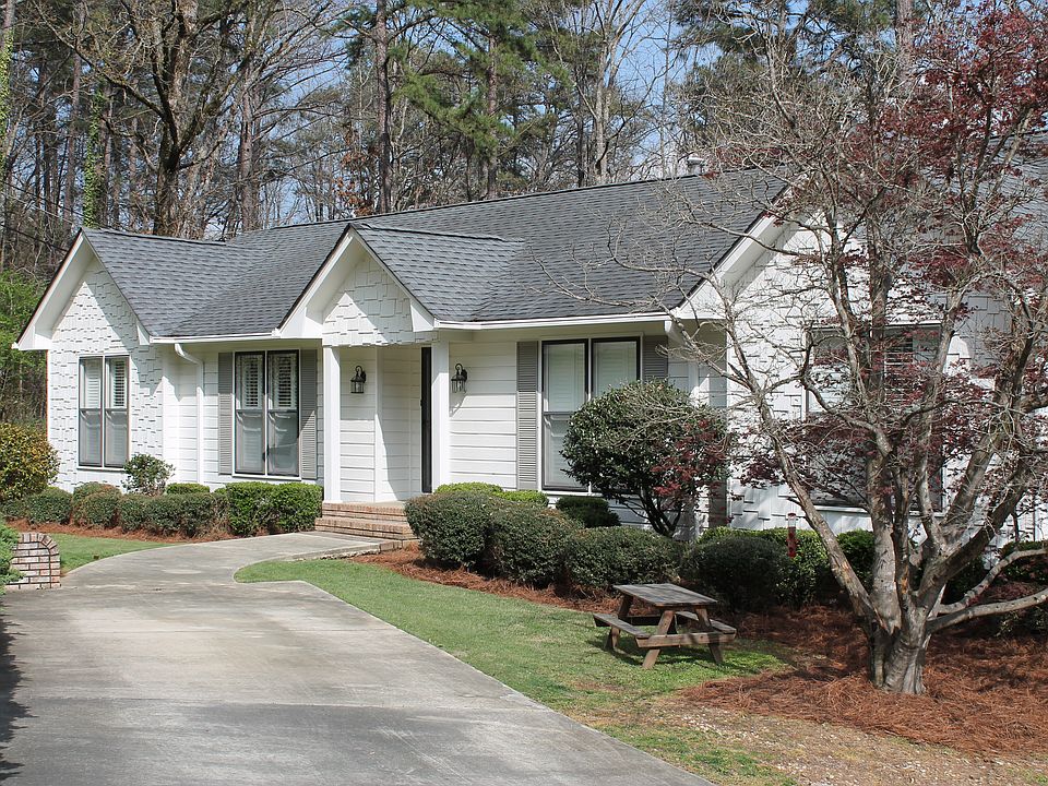 2nd image of 2425 Highbluff Rd