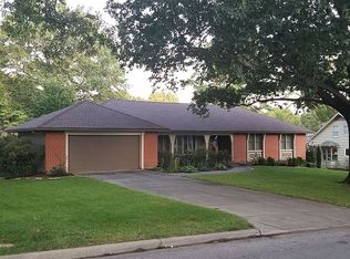 8117 Fontana St, Prairie Village, KS 66208