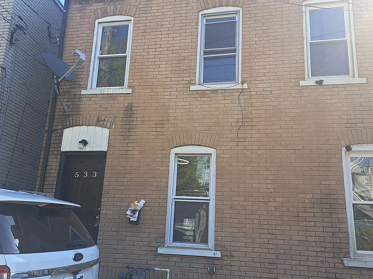 533 Elliger St — Photo 17
