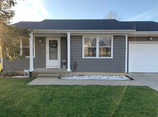 305 S Columbus St, Pleasantville, IA 50225