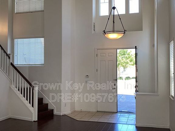 4th image of 499 Terra Nova Ct