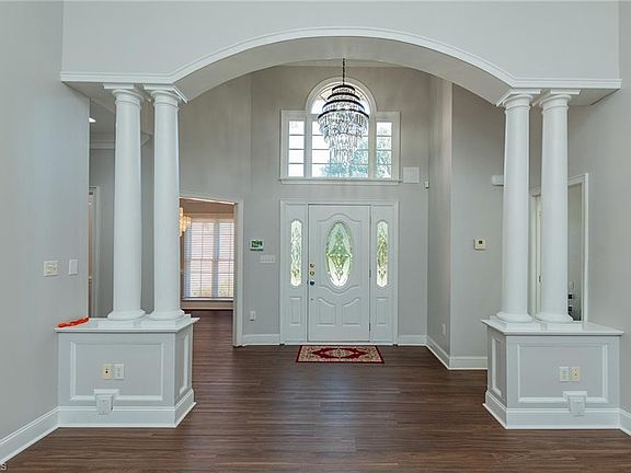 3rd image of 108 Highgate Ln