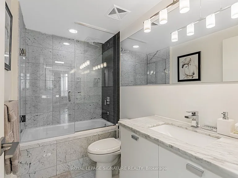 32 Davenport Rd #1303 — Photo 16