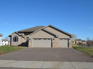 28615 Lakeside Trl, Lindstrom, MN 55045