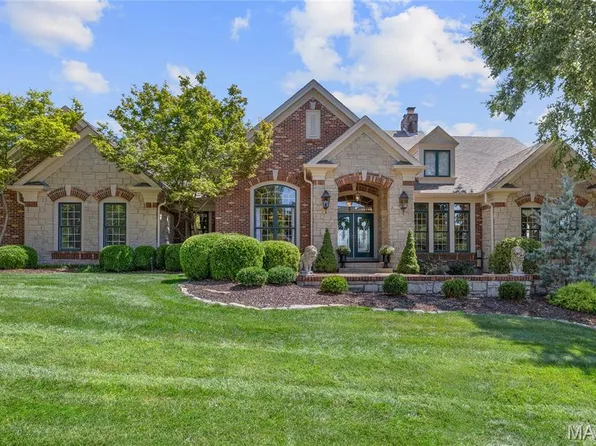 5407 Guinevere Dr, Weldon Spring, MO 63304