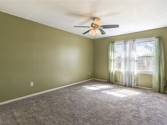 3rd image of 3844 Glenoak Dr