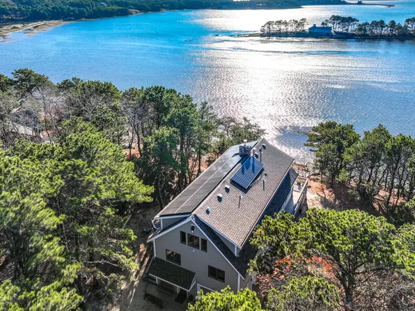 20 First Avenue, Wellfleet, MA 02667