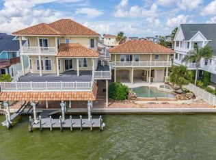 1815 Port O Call St, Tiki Island, TX 77554