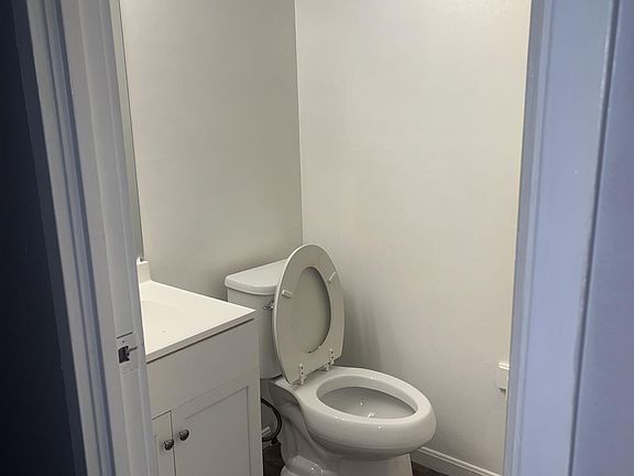 2nd image of 482 Pedretti Ave #4DELHI