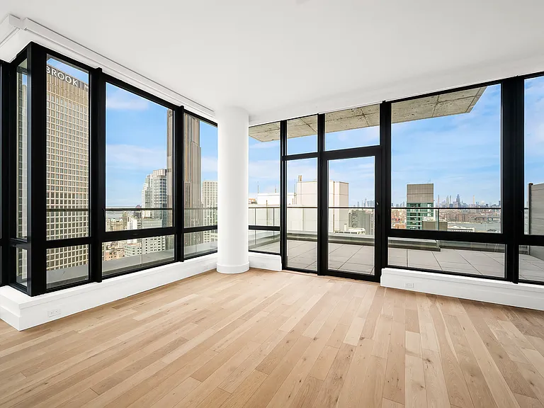 20 Rockwell Pl #Penthouse 3908D — Photo 4