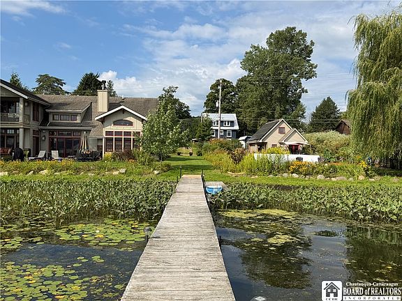 3rd image of 5098 W Lake Rd