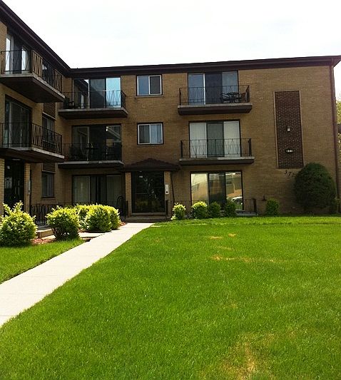 2nd image of 371 Yates Ave APT 5