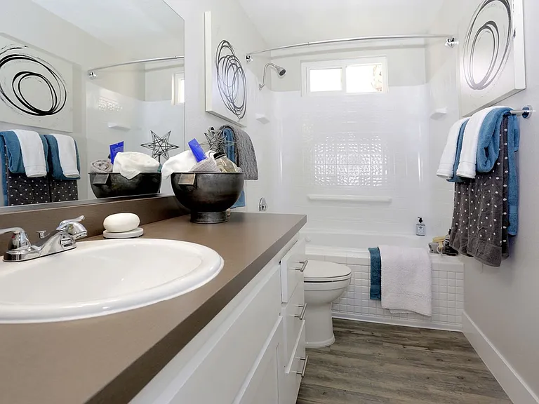 Terra Oceanside — Photo 8