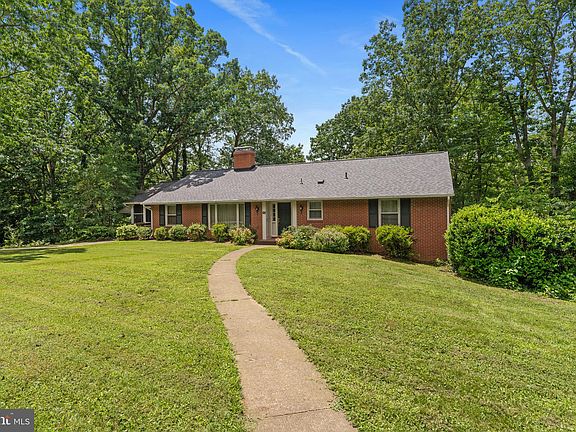 3rd image of 101 Goodloe Dr