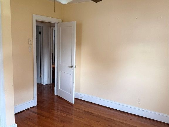 3rd image of 2206 Farrand St