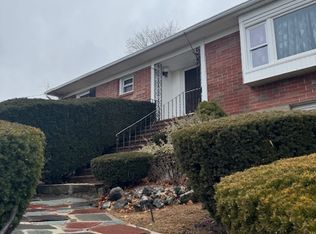 15 West St #A, Woburn, MA 01801
