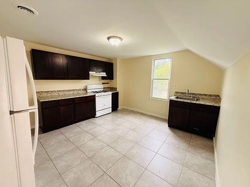 3838 Marvin Avenue Cleveland OH 44109 - UP — Photo 2