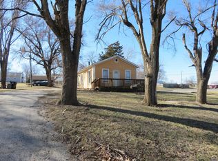 202 Delaware St, Oskaloosa, KS 66066