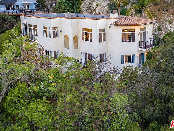 3rd image of 12725 Hacienda Dr