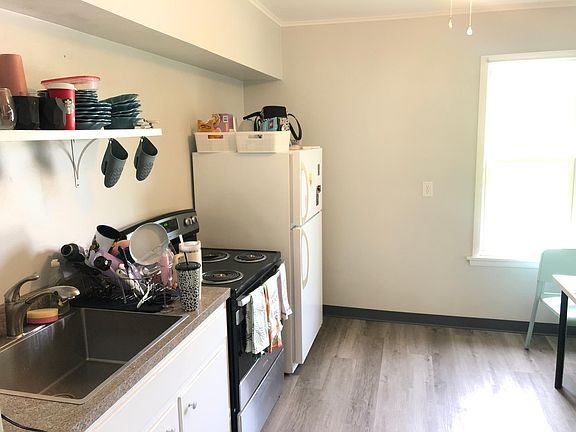 3rd image of 416 Harrison Ave