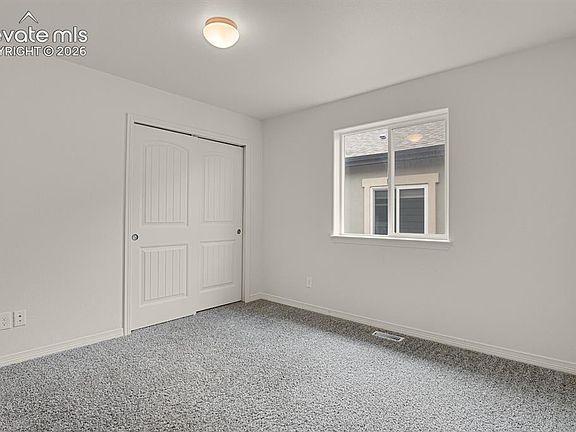 5th image of 9823 Fairway Glen Dr