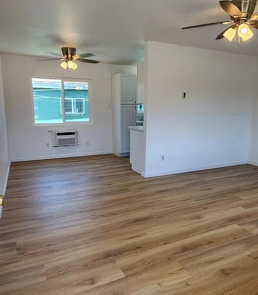 4419 Rosebud Ln #G — Photo 2