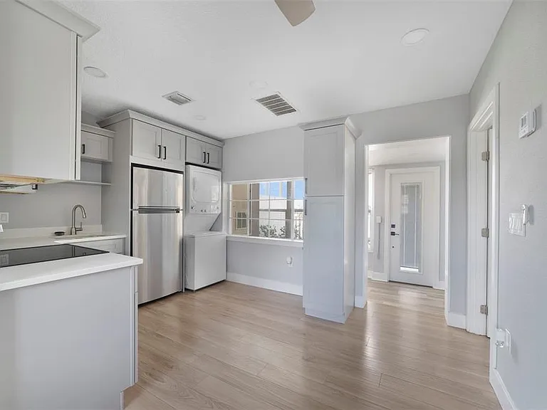 4521 Edgewater Dr #1 — Photo 7
