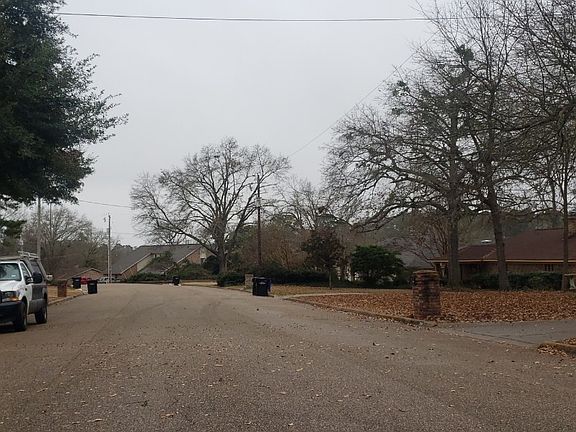 5th image of 2501 Northbrook Dr