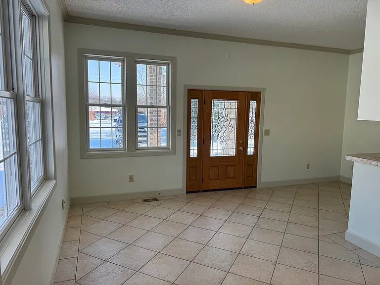 576 Pearl Rd — Photo 3