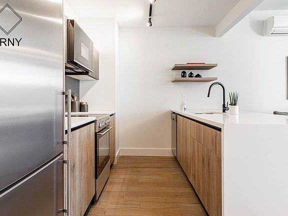 4th image of 2809 Snyder Ave #4D